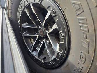 Jeep Wrangler Rubicon Beadlock Oem Rims With Bfgoodrich K02 315/70R17