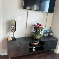 TV STAND 