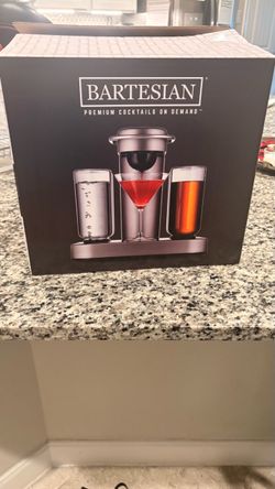 Bartesian Premium Cocktail Maker + Stand & 13 Pods / Máquina de Cócteles ($340)