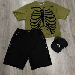 T SHIRT HAT AND JEANS 120$ Everything TODO 120$ 