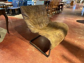 POTTERY BARN TEEN Brown Distressed Lounge Chair
