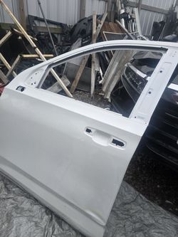 2021 2023 Cadillac Escalade Driver Front Door  Shell 
