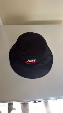 Nike / supreme collab bucket hat