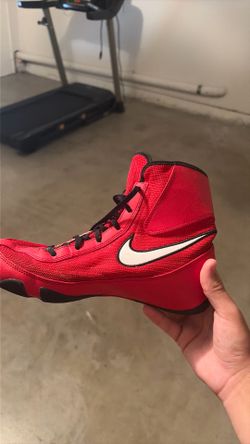 Nike machomai 2