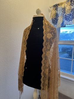 Women’s Shawl/scarf/wrap