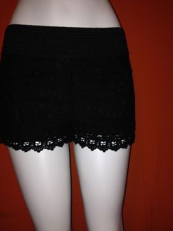 Lace short