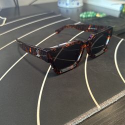 Sunglasses Boxy Styled