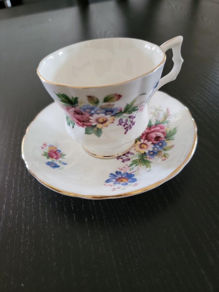 Bone China Teacup And Saucer Royal Windsor 