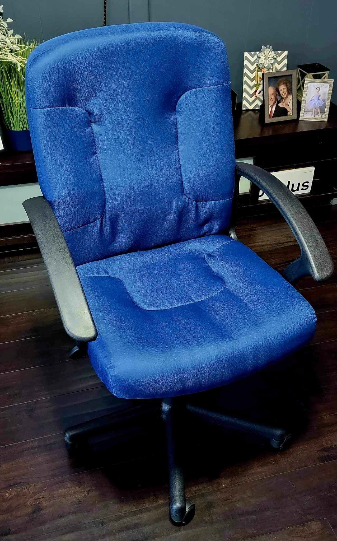 Just assembled. Blue office chair for Sale in Carrollton, TX OfferUp