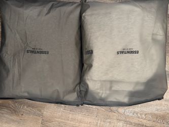 Essential hoodie