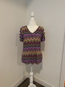 Chevron Print V-Neck Top with Ruched Sleeves