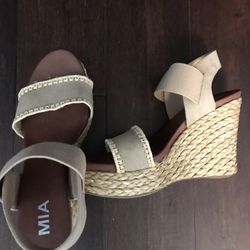 Summer Sandals Like New! 
