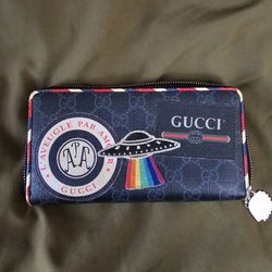 Gucci Night Courier Zip Around Long Wallet GG supreme