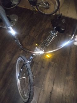 Beach cruiser bike