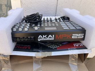 AKAI Profesional MPK 25