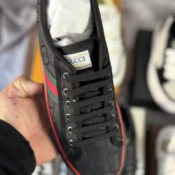 Gucci Low Sneakers Size 10