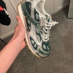 Bottegas Vennetas Brand New 