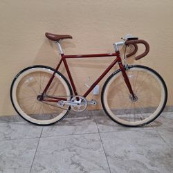 STATE CYCLE 700 C WHEELS  BIKE LIKE NEW 