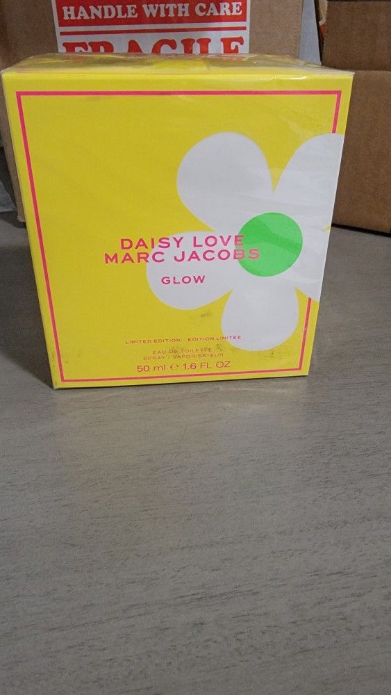 Marc Jacobs Daisy Love Glow Perfume