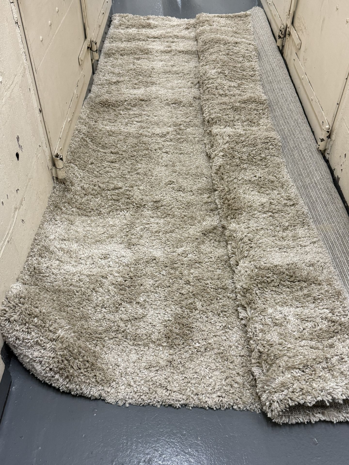 7'1"X10' Tan/Gray Solid Eyelash Woven Shag Rug
