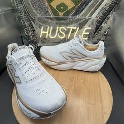 New Balance Fresh Foam X More v5 Sea Salt Light Gold Metallic Size 10 Women