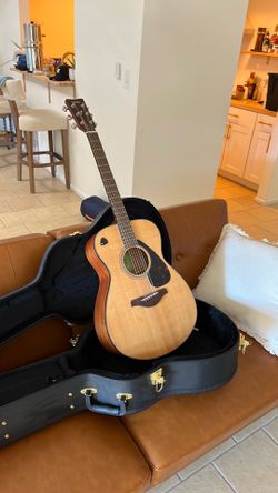 Yamaha Acoustic Guitar