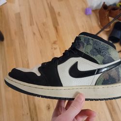 Air Jordan 1 Mid Camo (GS)