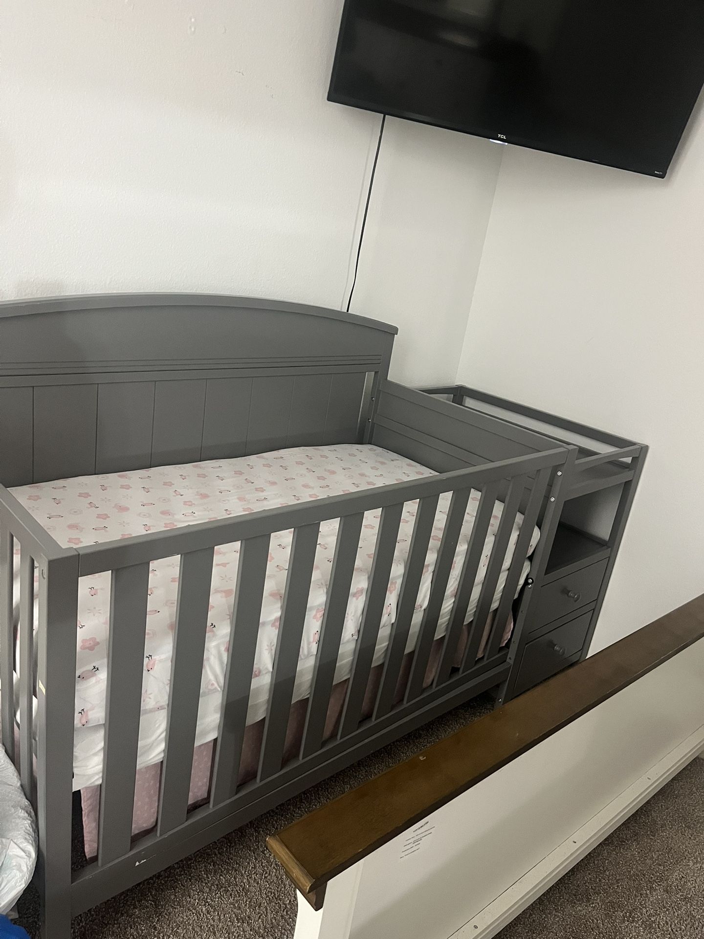 Baby Crib/ Cuna de bebé