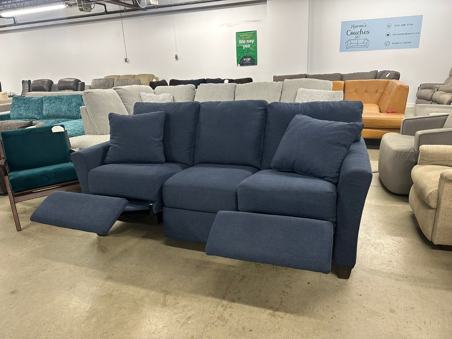 La-Z-Boy Duo Sofa - Delivery and Financing Available!