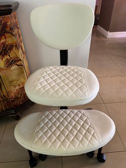 White Quilted Chair with Footrest (office or pedicure)