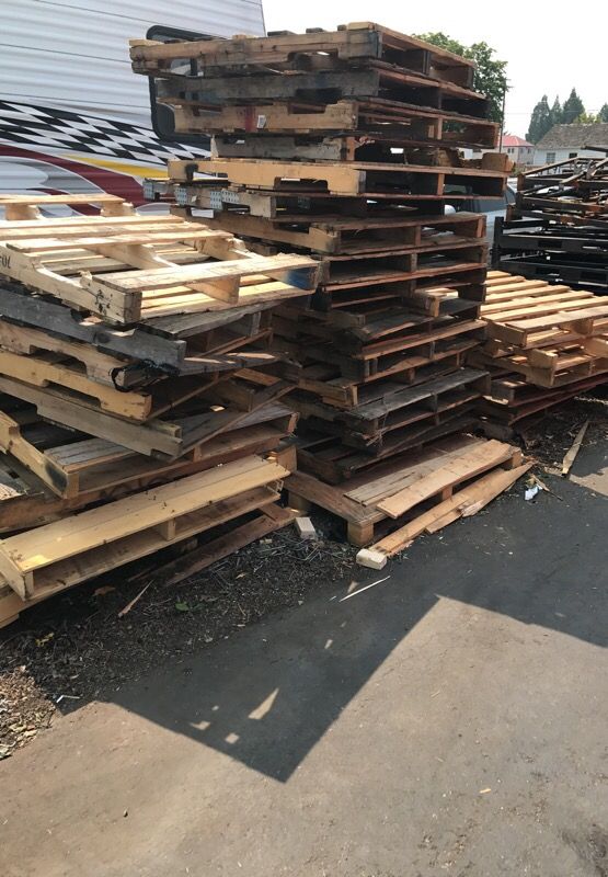 FREE PALLETS. " CLEMS POWERSPORTS"