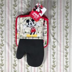 NWT Disney Mickey Mouse Christmas Tree Oversized Oven Mitt & Pot Holder Kitchen