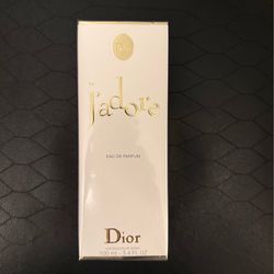 J’adore Dior perfume