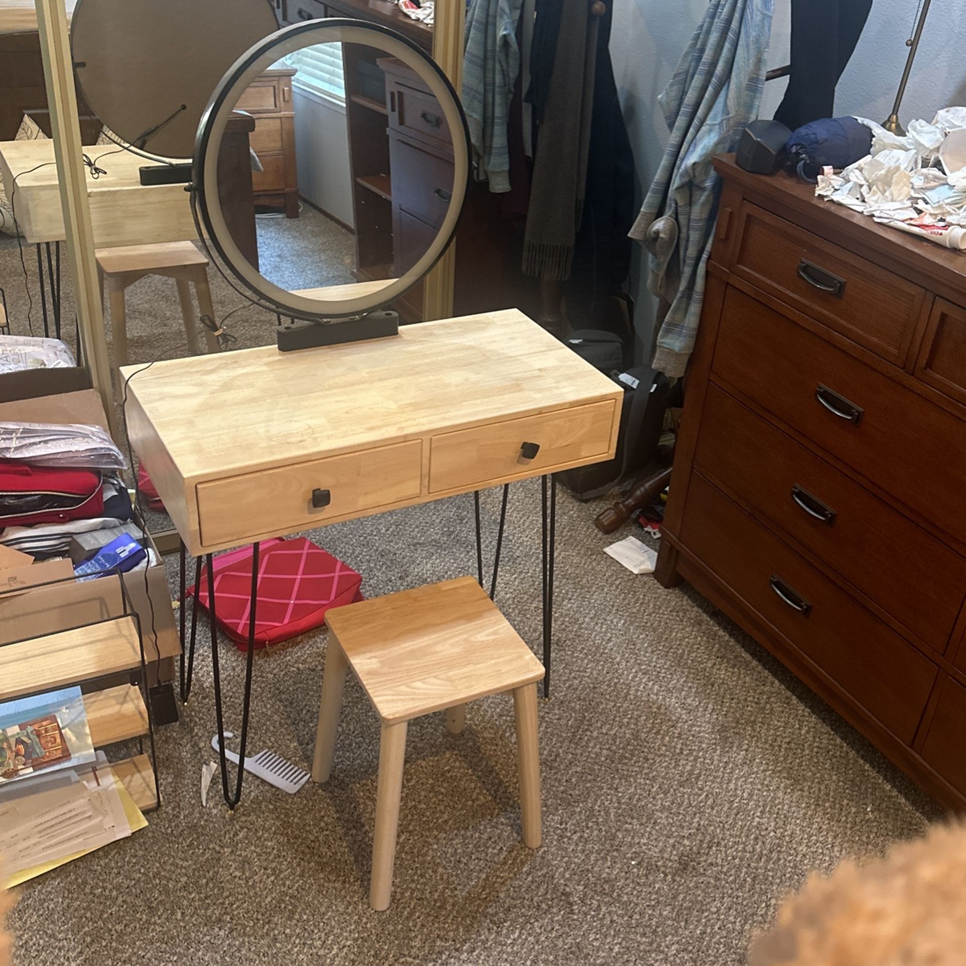 Make Up Vanity And Stool