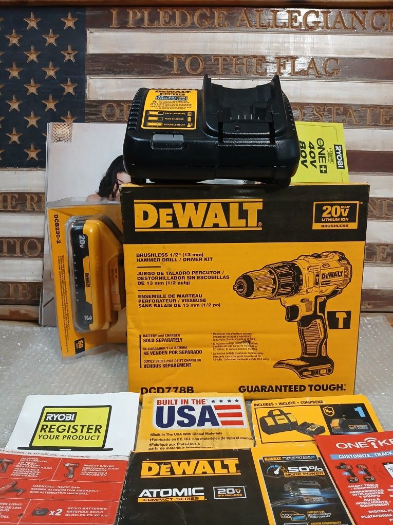 NEW DEWALT 20V BRUSHLESS 1/2 HAMMER DRILL DRIVER TOOL KIT
