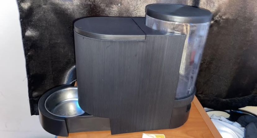 Cat Feeder