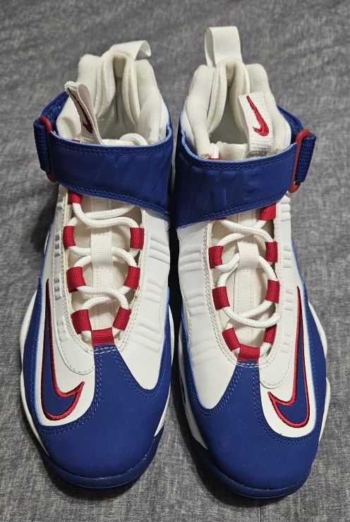 Pre-owned YOUTH Nike Air Griffey Max 1 DX3723-100, SIZE 6Y (NO ORIGINAL BOX)