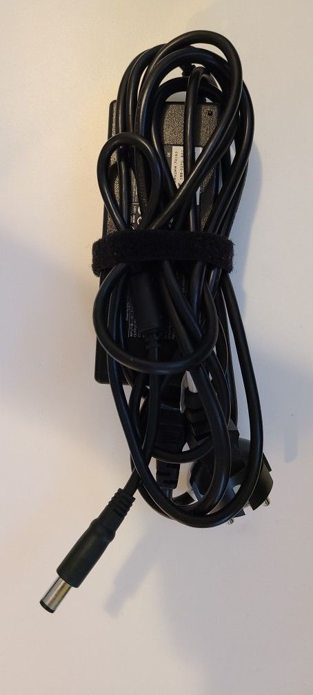 Dell Power adapter AC Charger Type aa90pm111