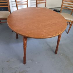 Wood RoundKitchen Dining w/ (2x) Table Extenders, &  4 Refurbished Chairs 