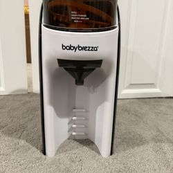 Baby Brezza Formula Pro