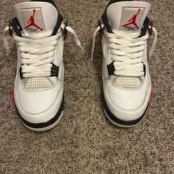 Jordan 4s