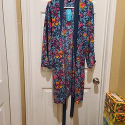 Women' s Robe New $5