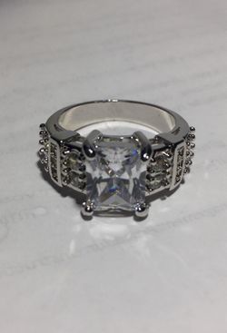 Beautiful piece fine jewelry collection women’s wedding engagement ring 💍