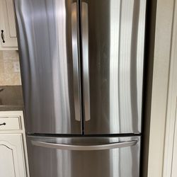 LG Stainless Refrigerator/Freezer