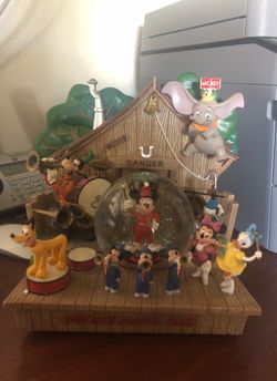 Disney’s Mickey Mouse Club House Snow Globe