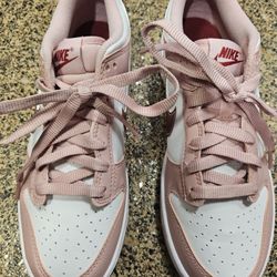 Nike Athletic shoes / Sneakers Dunk 6.5Y