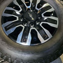 4 NEW TAKE OFFS 2025 CHEVROLET 2500 20" RIMS&TIRES $1700