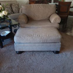 Chair With Ottoman 
