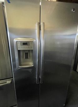 GE  Side By Side Stainless Steel Refrigerator Fridge
