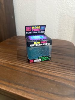 NeeDoh Nice Cube Glitter & Glow - Blue - Brand New Sealed